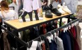 Stojak na odzież gondola z półką czarny drewno